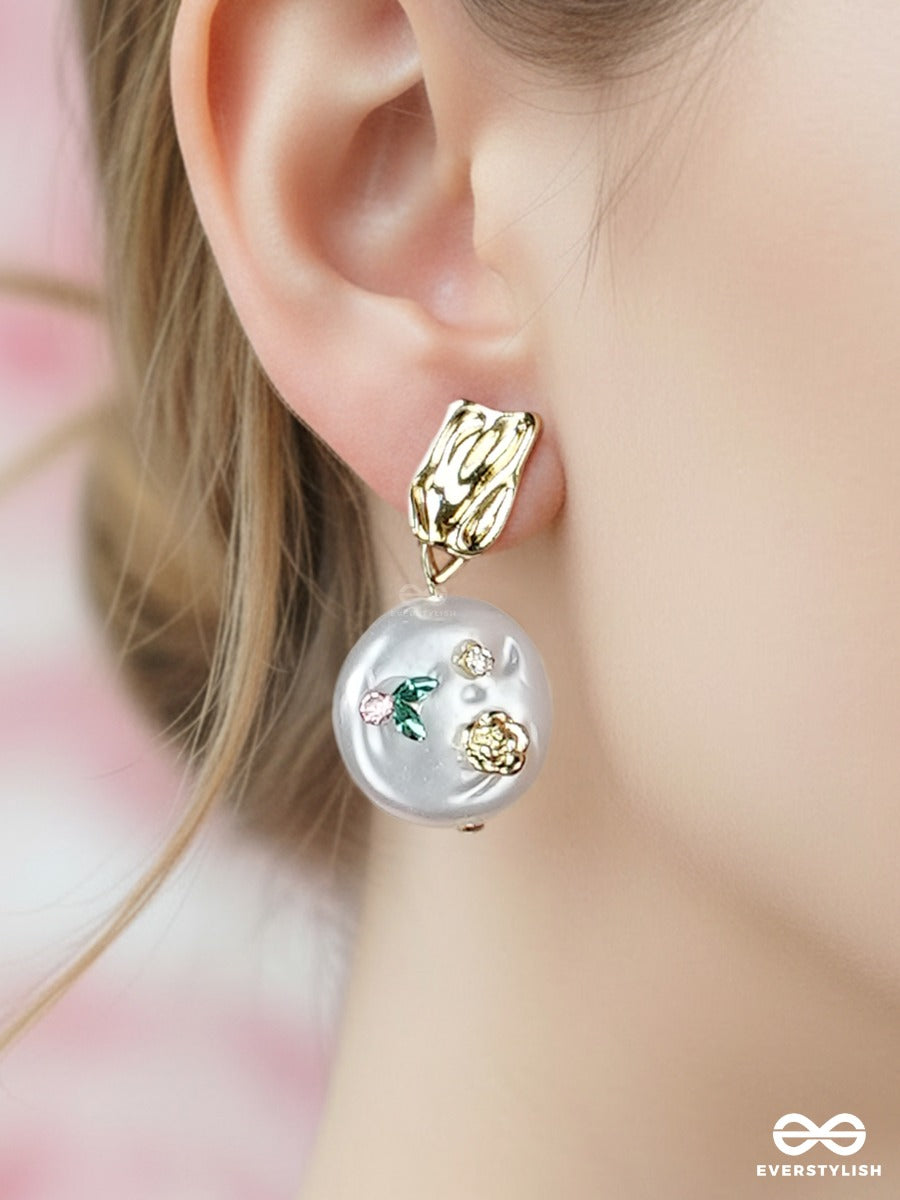 Pearl Canvas - Art Detail Earrings