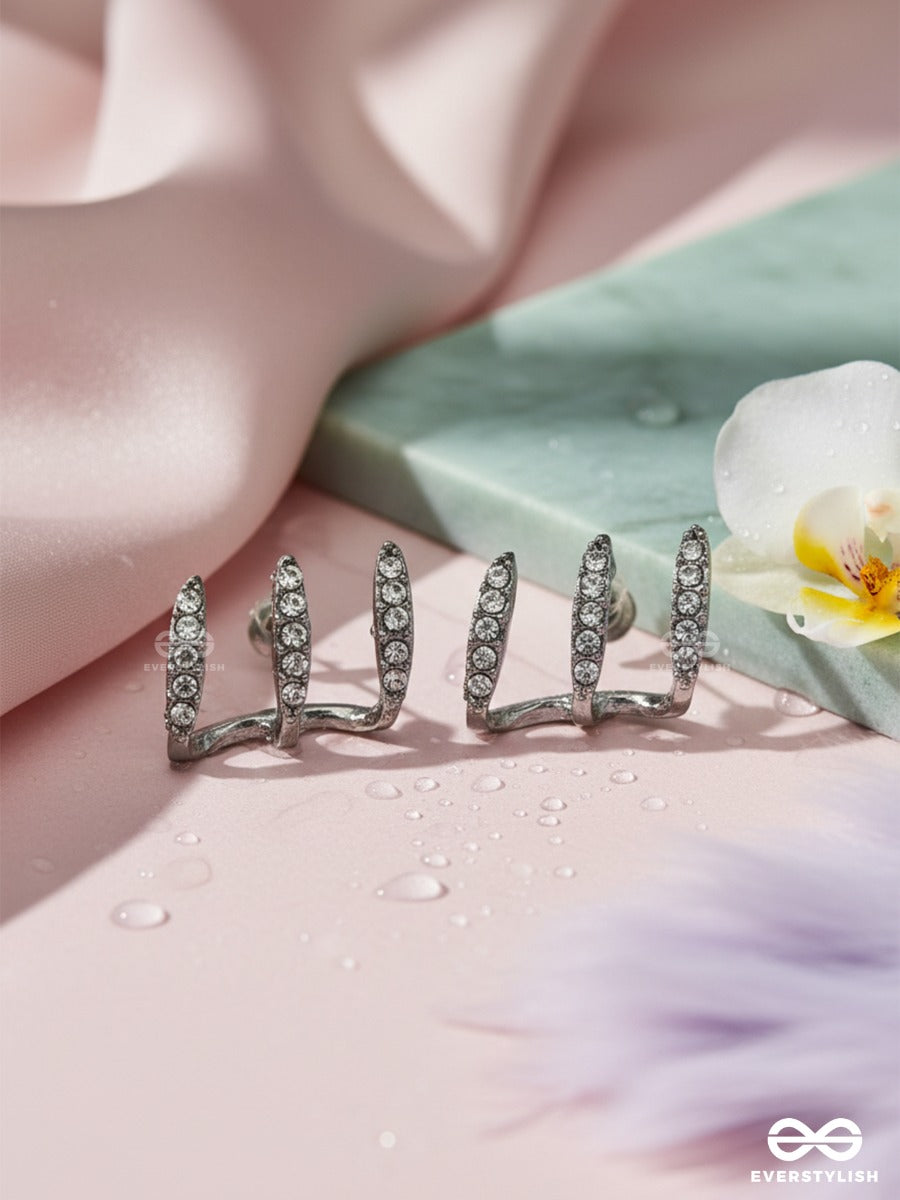 Tiara Trace - Minimal Crown Silver Stud Earrings