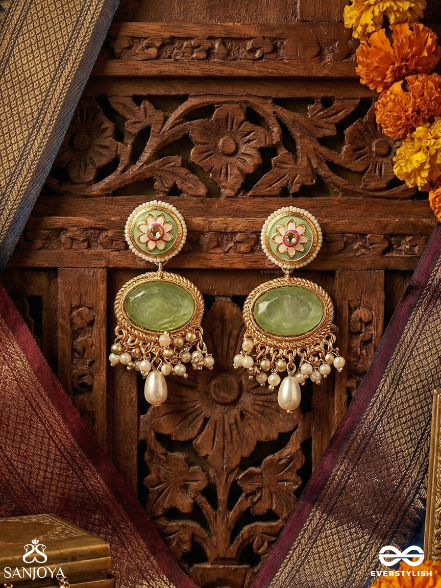 Marakatika - Emerald Glow - Delicate Earrings With Green Stone Centre And Pearl Drop Accent
