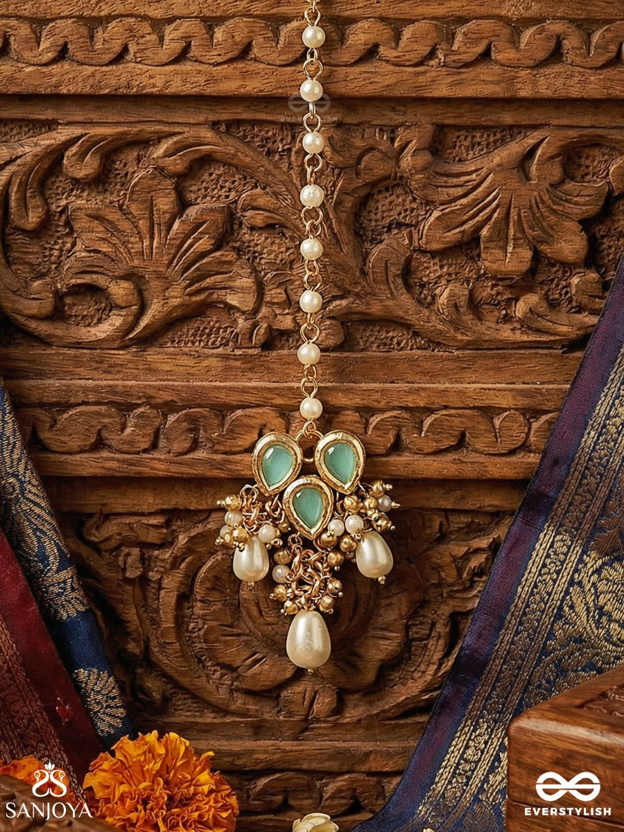 Meghvalli - Cloud Vine - Graceful Maangtika With Gem Panel And Pearl Danglers