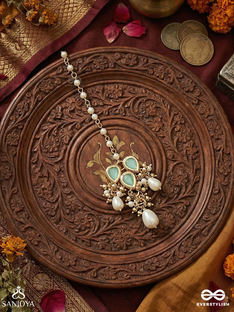 Meghvalli - Cloud Vine - Graceful Maangtika With Gem Panel And Pearl Danglers