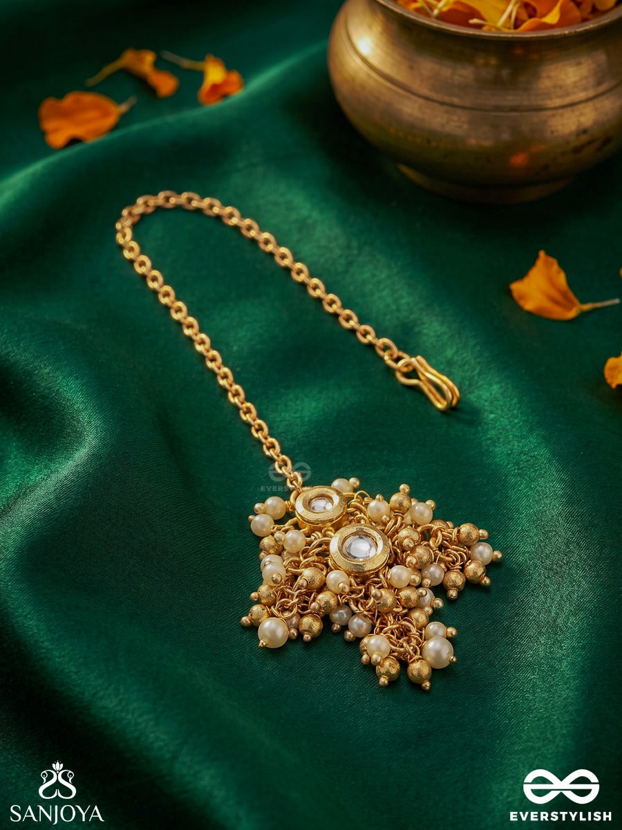 Alokjhari - Stream Of Light - Delicate Maangtika With Ornamental Panel And Dangling Elements