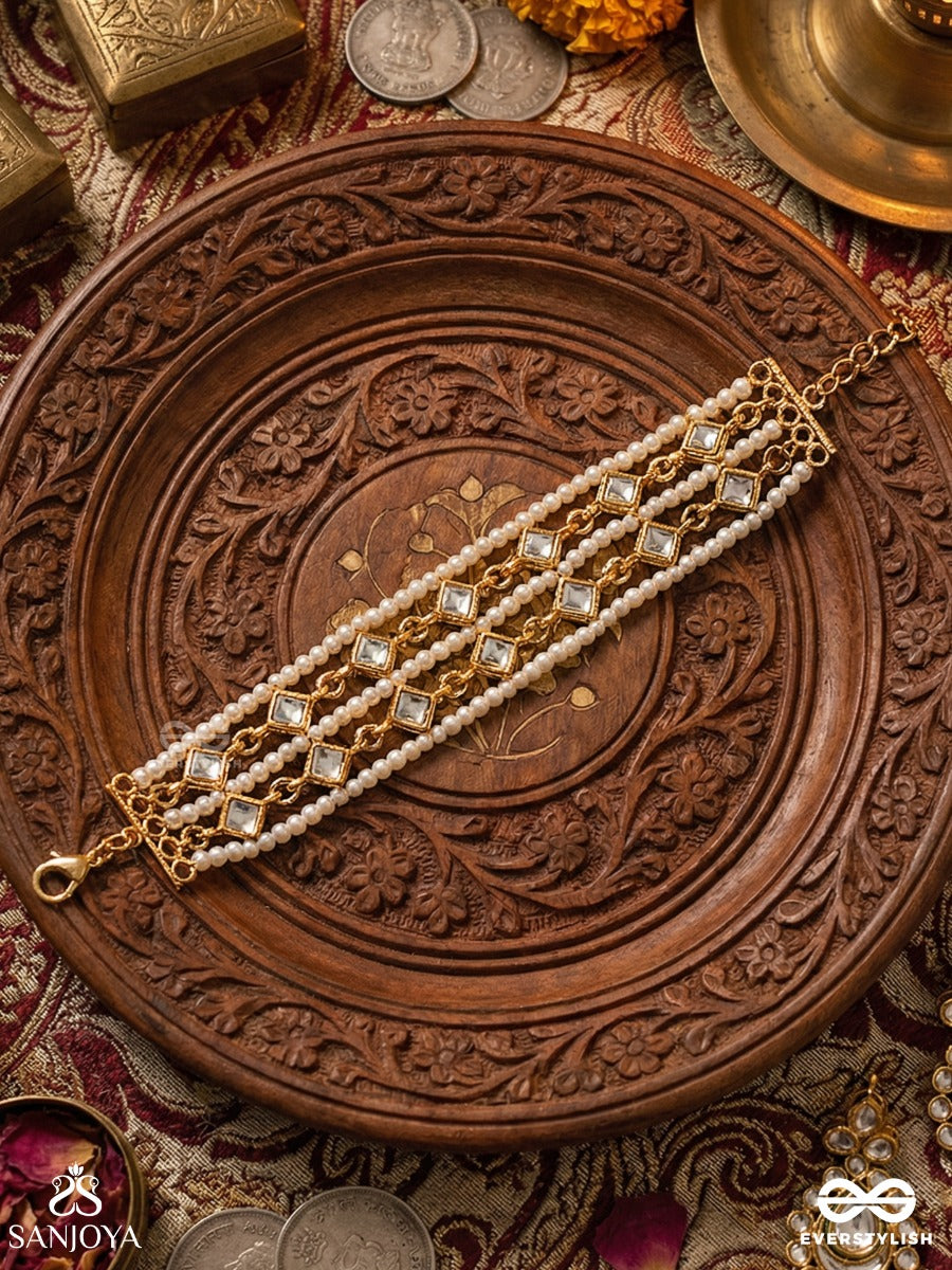 Jalatarangi - Ripple Pattern - Delicate Necklace With Criss-Cross Gold Frame And Pearl Grid Detail