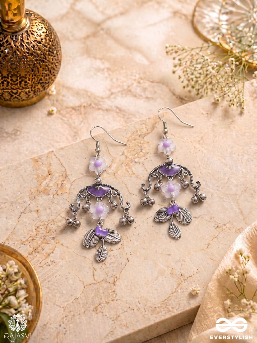 Gul Chandrika - Chandelier Drop Earrings