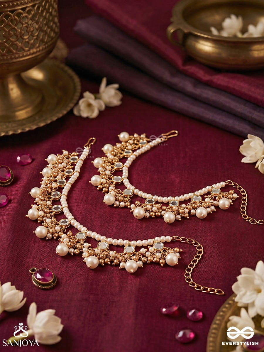 Meghrupa – Cloud Form – Delicate Earchain With Embellished Details And Dangling Pearls