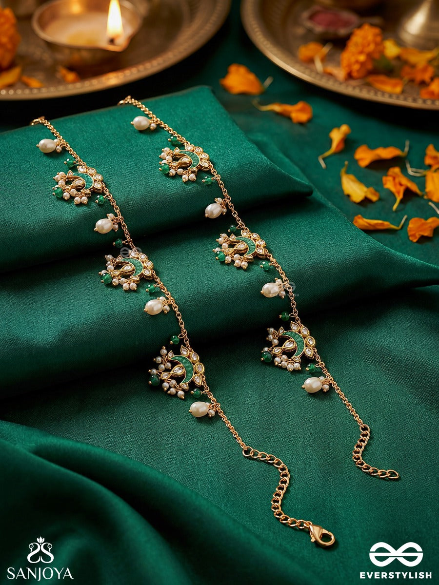 Vrinleena – Sacred Flow – Decorative Anklet With Curved Motifs And Multi-Colour Accents