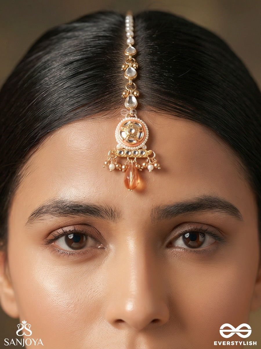Kesarnoor – Saffron Glow – Elegant Maangtika With Ornamental Motifs And Flowing Accents