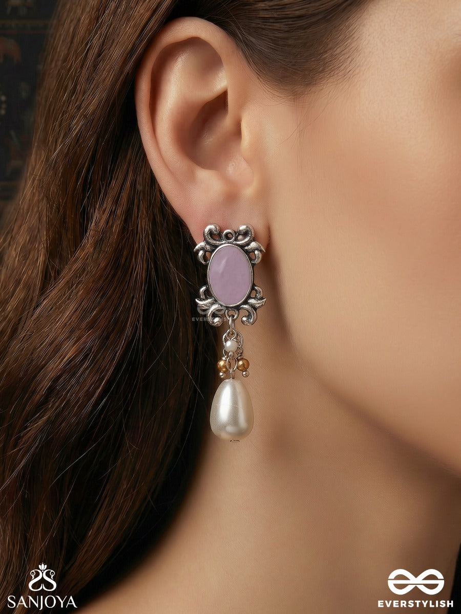 Noorafza Lattika – Oxidised Pearl Earrings With Vintage Floral Frame