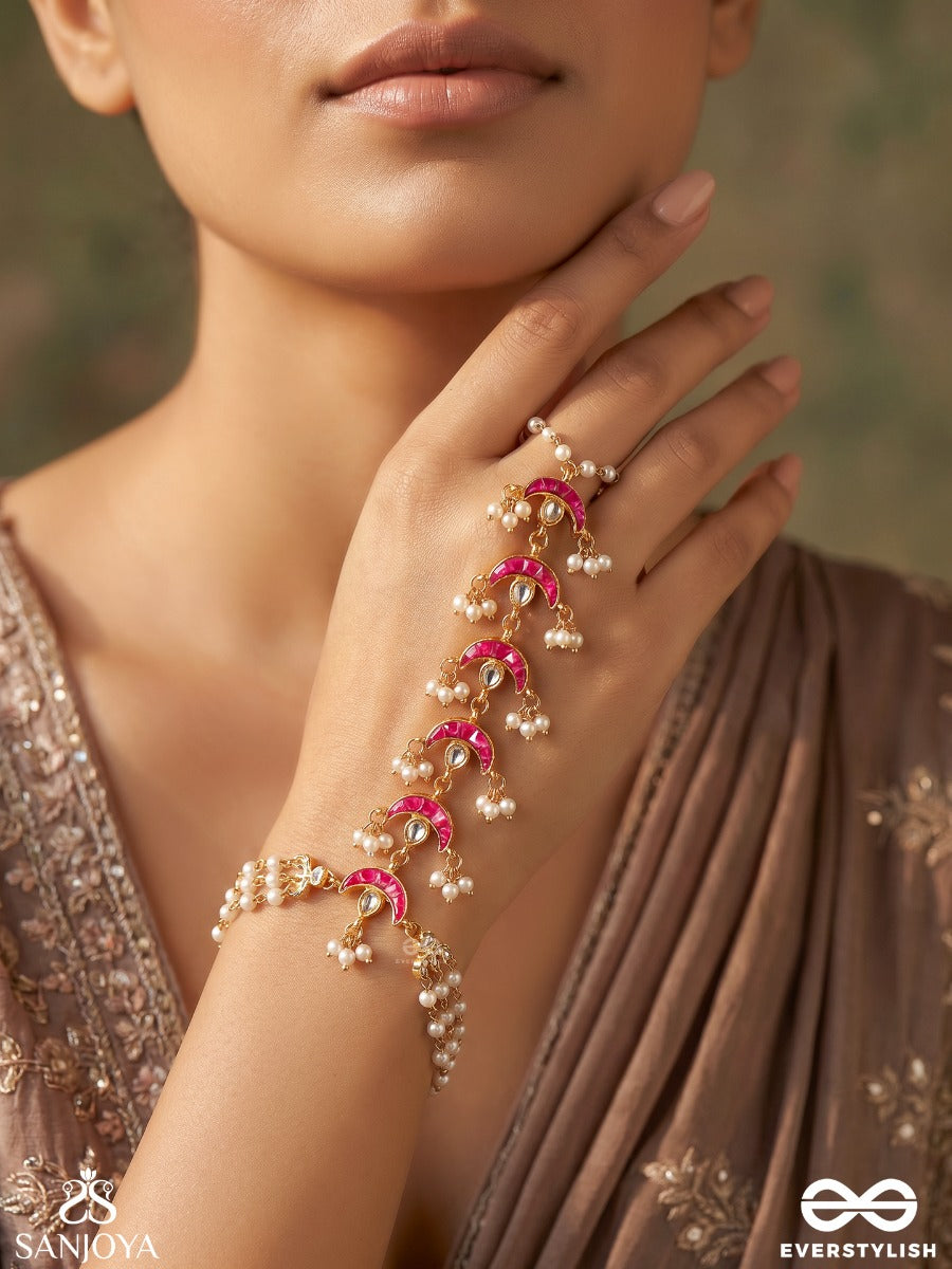 Noorafsha – Scattered Light – Elegant Hathphool With Multi-Layer Pearl Chains And Gem Details (Set Of 2)