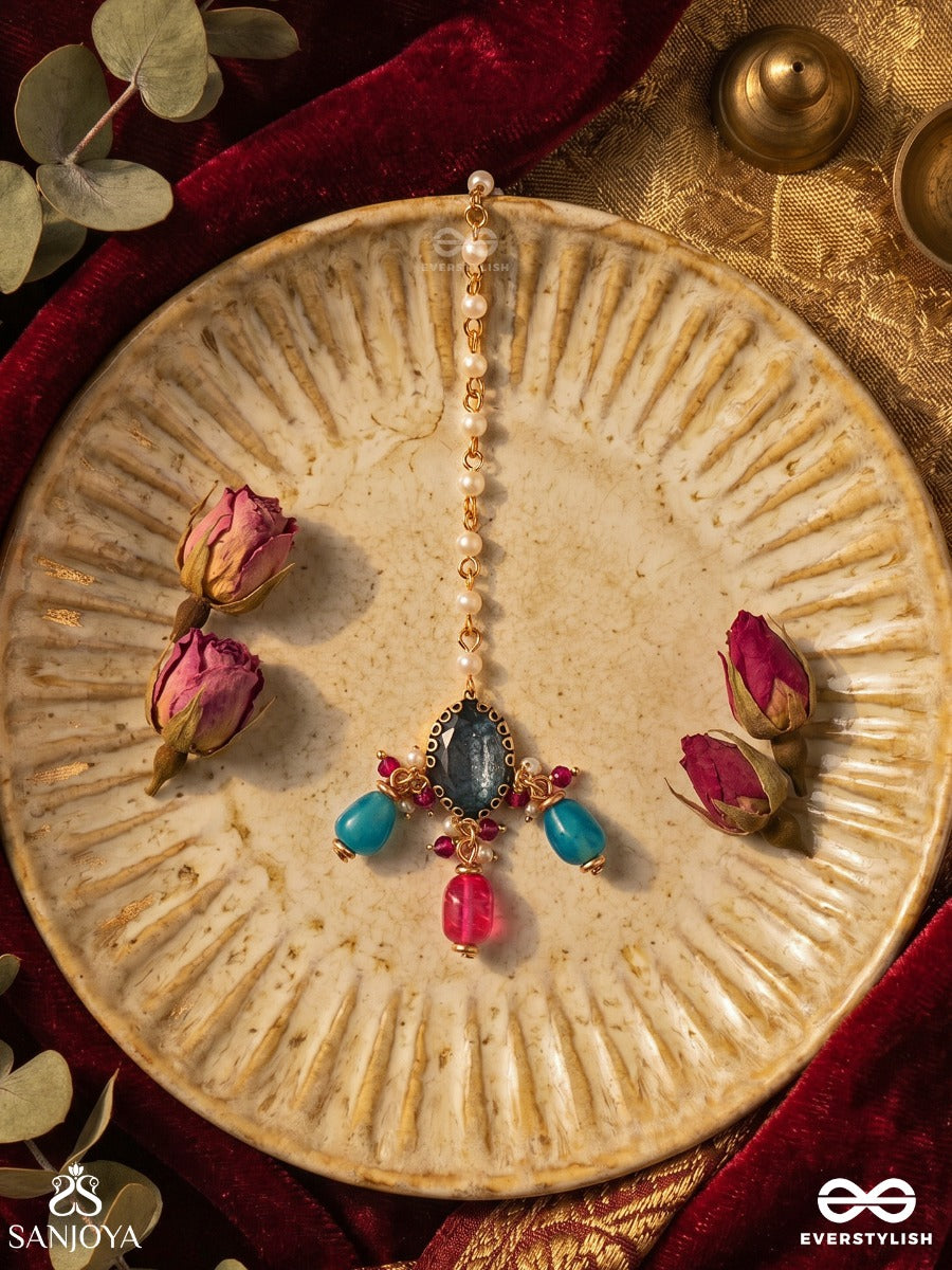 Mahiraftab – Skilled Radiance – Festive Maangtika With Embellished Panels And Multi-Stone Accents