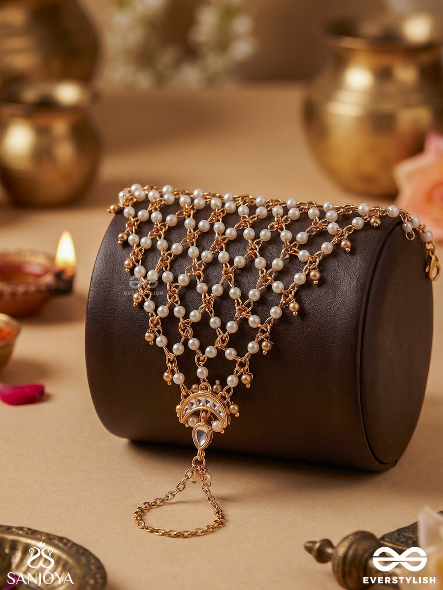 Jaladhika – Woven Like Water – Elegant Hathphool With Netted Pearl Pattern, Fine Chain Details And Soft Beaded Falls