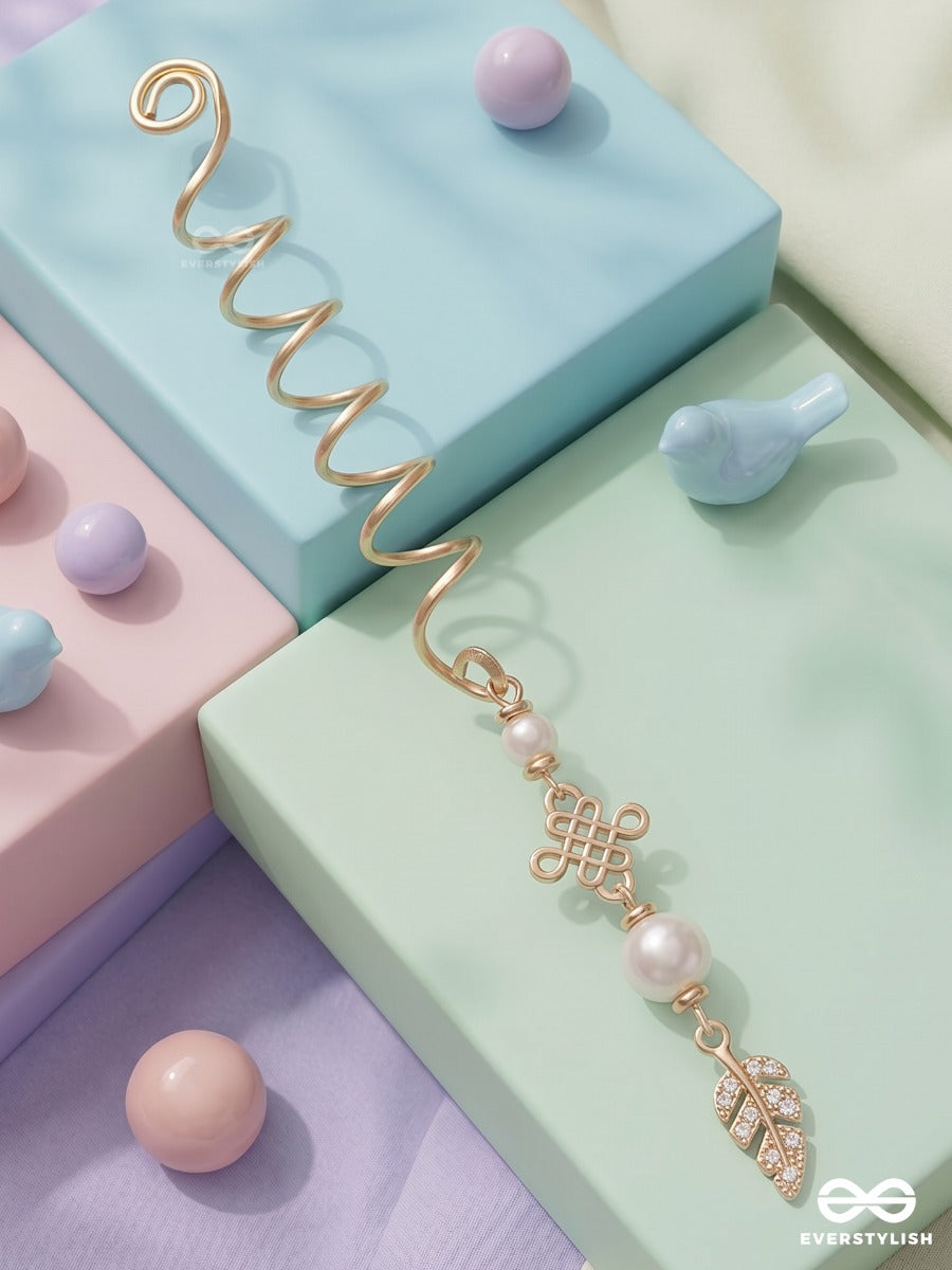 Dreamy Twist – Pearl Braidlet With Golden Leaf Charm