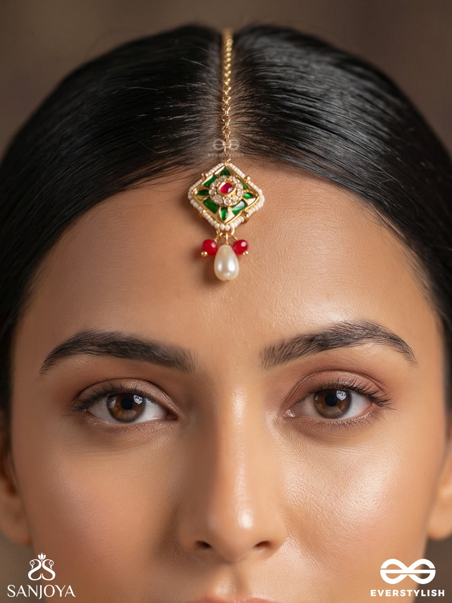 Meenaroop – Enamelled Form – Festive Maangtika With Green Jewel Detailing, Golden Chain And Colourful Dangling Accents