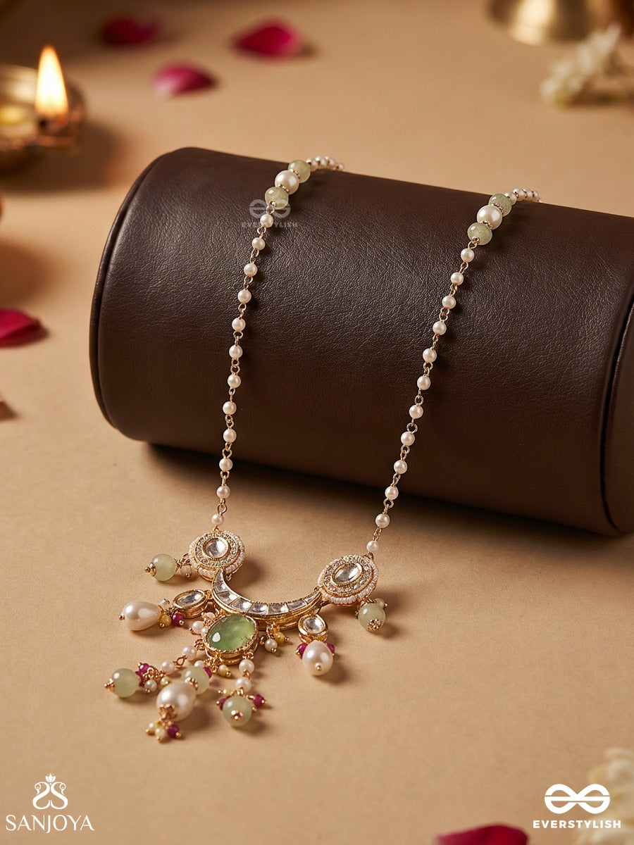 Taraleena – Flowing Beauty – Festive Necklace With Decorative Green Detail, Curved Side Motifs And Colourful Drop Accents