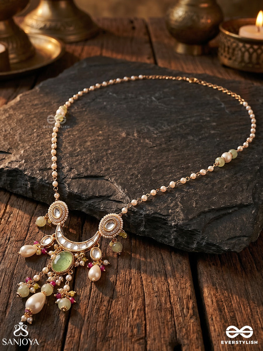 Taraleena – Flowing Beauty – Festive Necklace With Decorative Green Detail, Curved Side Motifs And Colourful Drop Accents