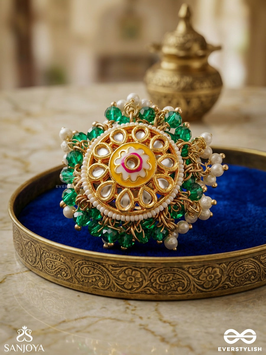 Meenshri – Jewelled Splendour – Festive Ring With Circular Kundan-Style Motif, Emerald-Toned Beads And Delicate Pearl Accents