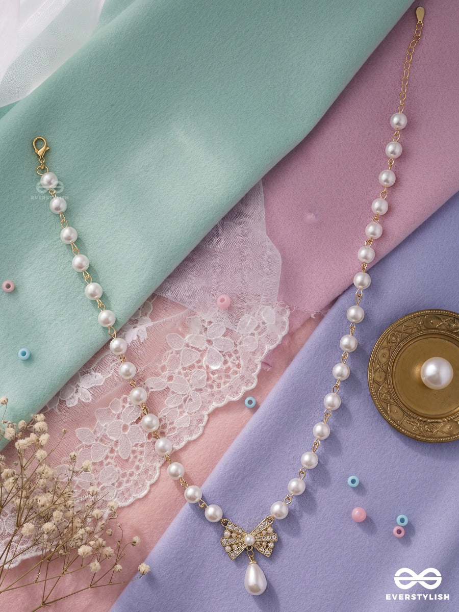 Moon Milk – Delicate Pearl Drop Necklace