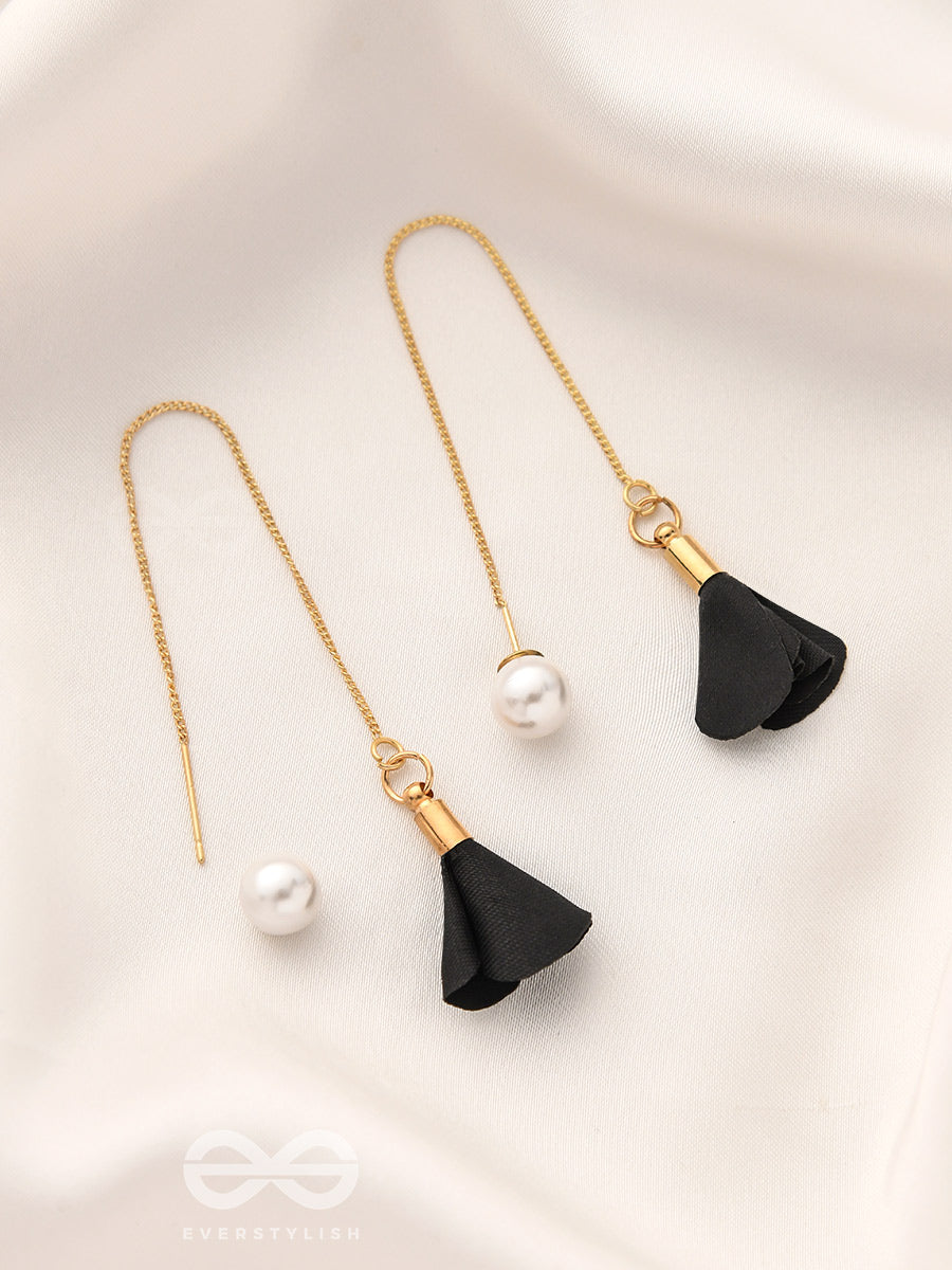 Hanging In Balance Pearl And Flowers Needle Earrings- Black