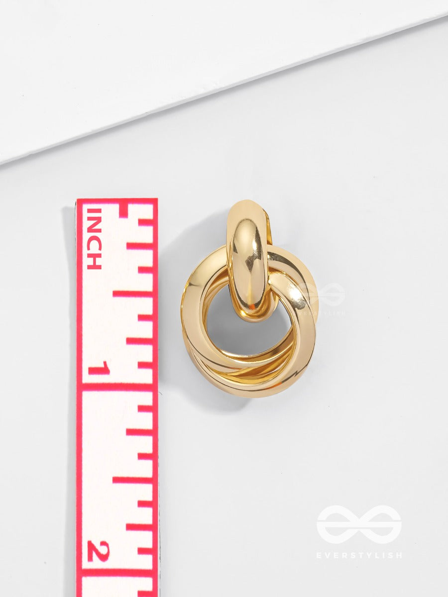 The Entangled Shimmer - Golden Elegant Studs