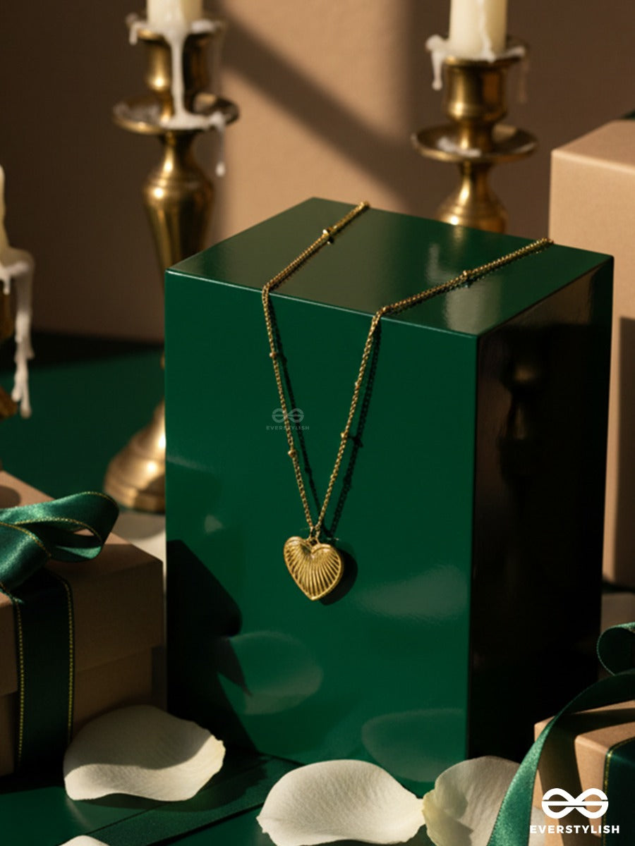 Giora Italia - Golden Etch – Stainless Steel 18K Gold Plated Anti-Tarnish Textured Heart Pendant Necklace