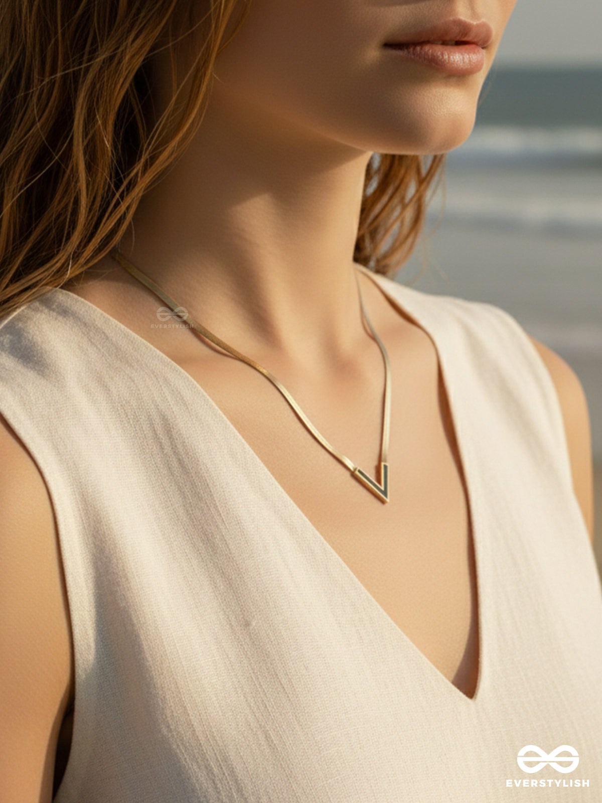 Giora Italia - Vertica Luxe –  Stainless Steel 18K Gold Plated Anti-Tarnish V Pendant Necklace