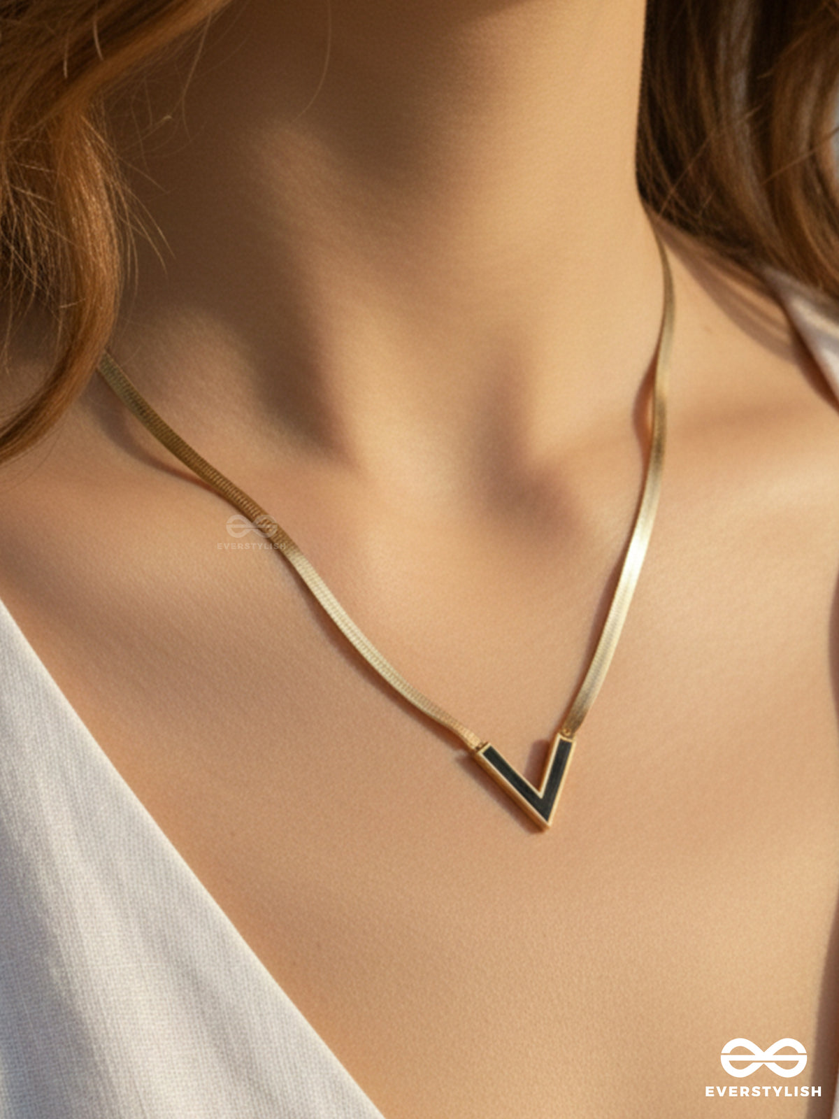 Giora Italia - Vertica Luxe –  Stainless Steel 18K Gold Plated Anti-Tarnish V Pendant Necklace