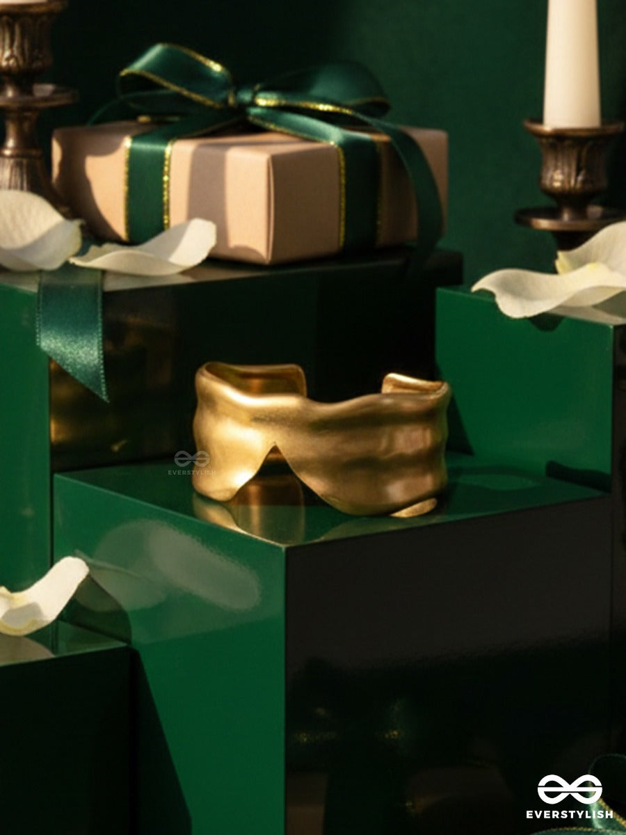 Giora Italia - The Gilded Wave –  Stainless Steel 18K Gold Plated Anti-Tarnish Statement Cuff Bracelet
