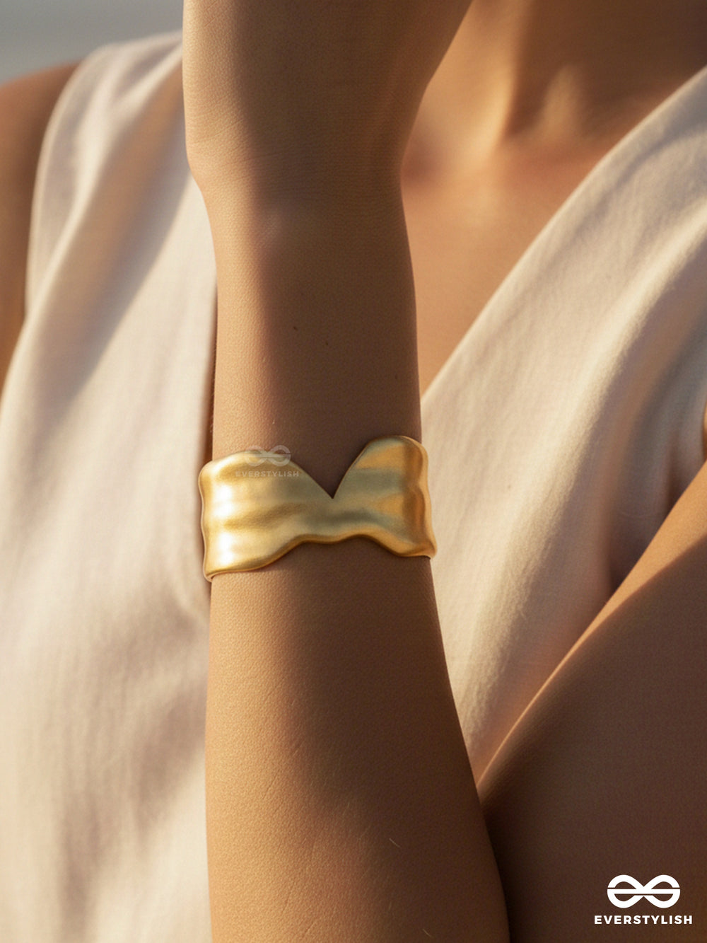 Giora Italia - The Gilded Wave –  Stainless Steel 18K Gold Plated Anti-Tarnish Statement Cuff Bracelet