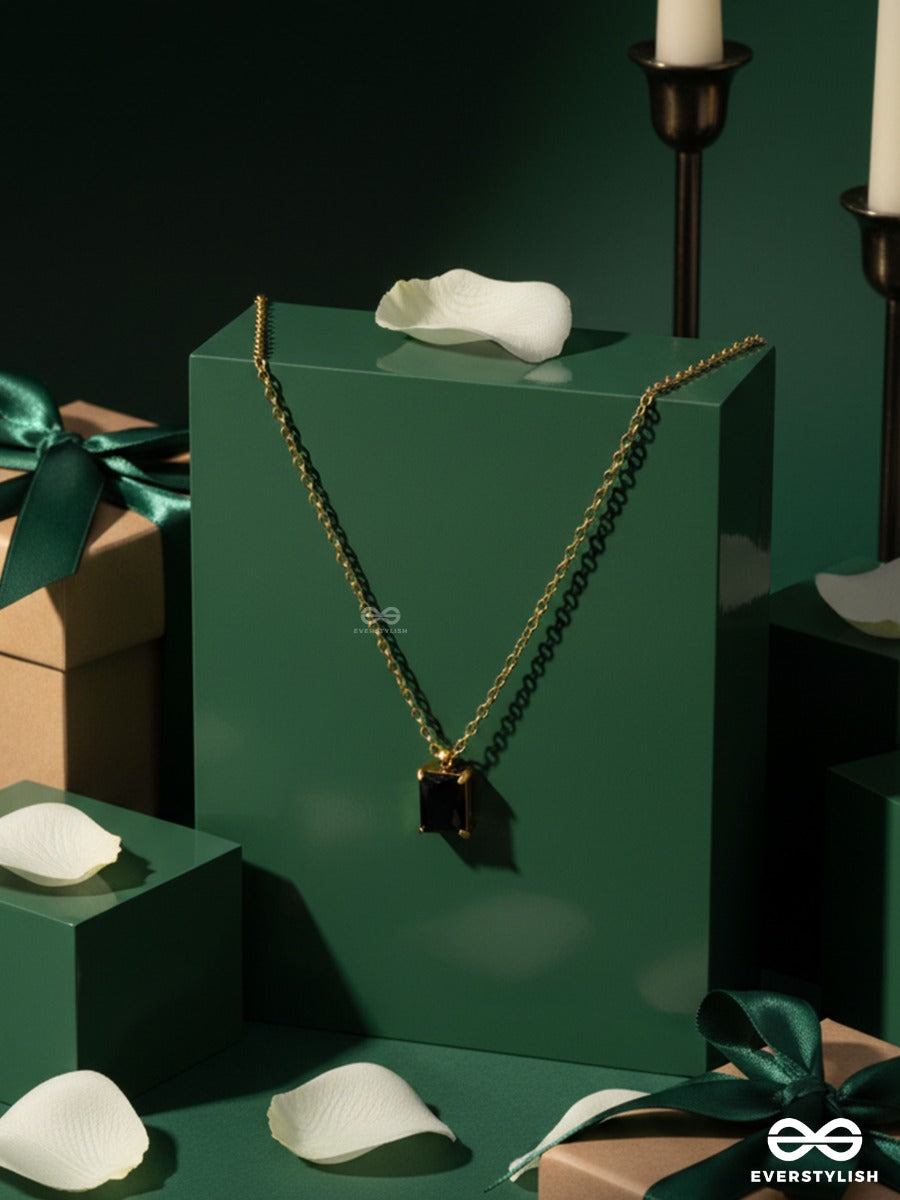 Giora Italia - Dusk Empress – Stainless Steel 18K Gold Plated Anti-Tarnish Black Stone Pendant Necklace