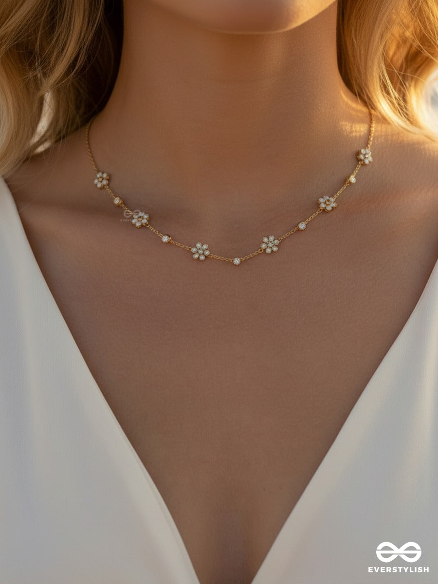 Giora Italia - Daisy Shimmer – Stainless Steel 18K Gold Plated Anti-Tarnish Flower Chain Necklace