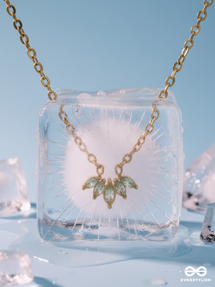Giora Italia - Solén Burst – Stainless Steel 18K Gold Plated Anti-Tarnish Mini Flower Pendant Necklace