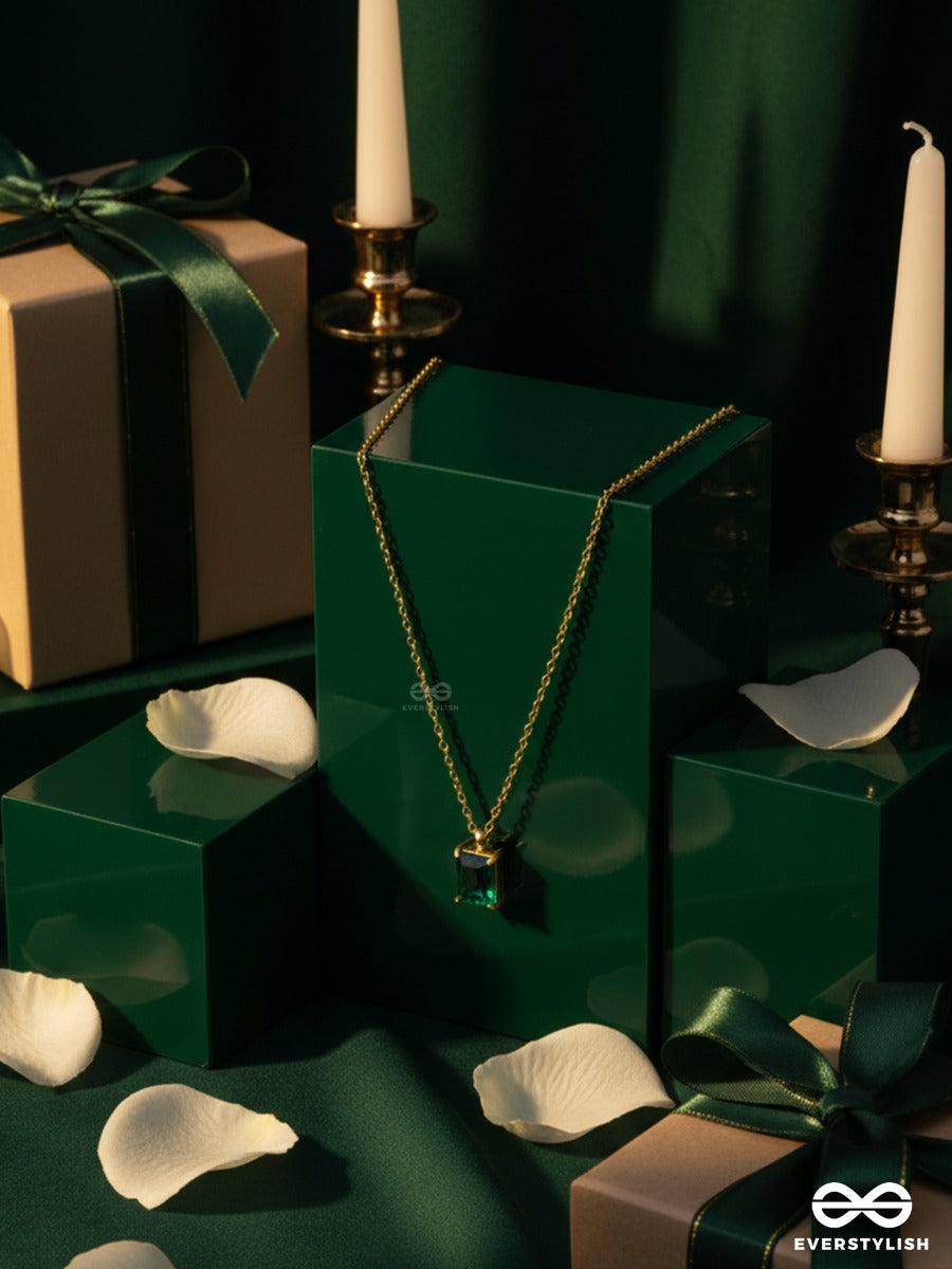 Giora Italia - Forest Signet – Stainless Steel 18K Gold Plated Anti-Tarnish Green Stone Pendant Necklace