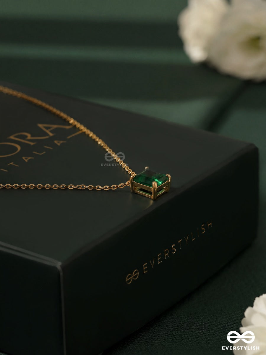Giora Italia - Forest Signet – Stainless Steel 18K Gold Plated Anti-Tarnish Green Stone Pendant Necklace
