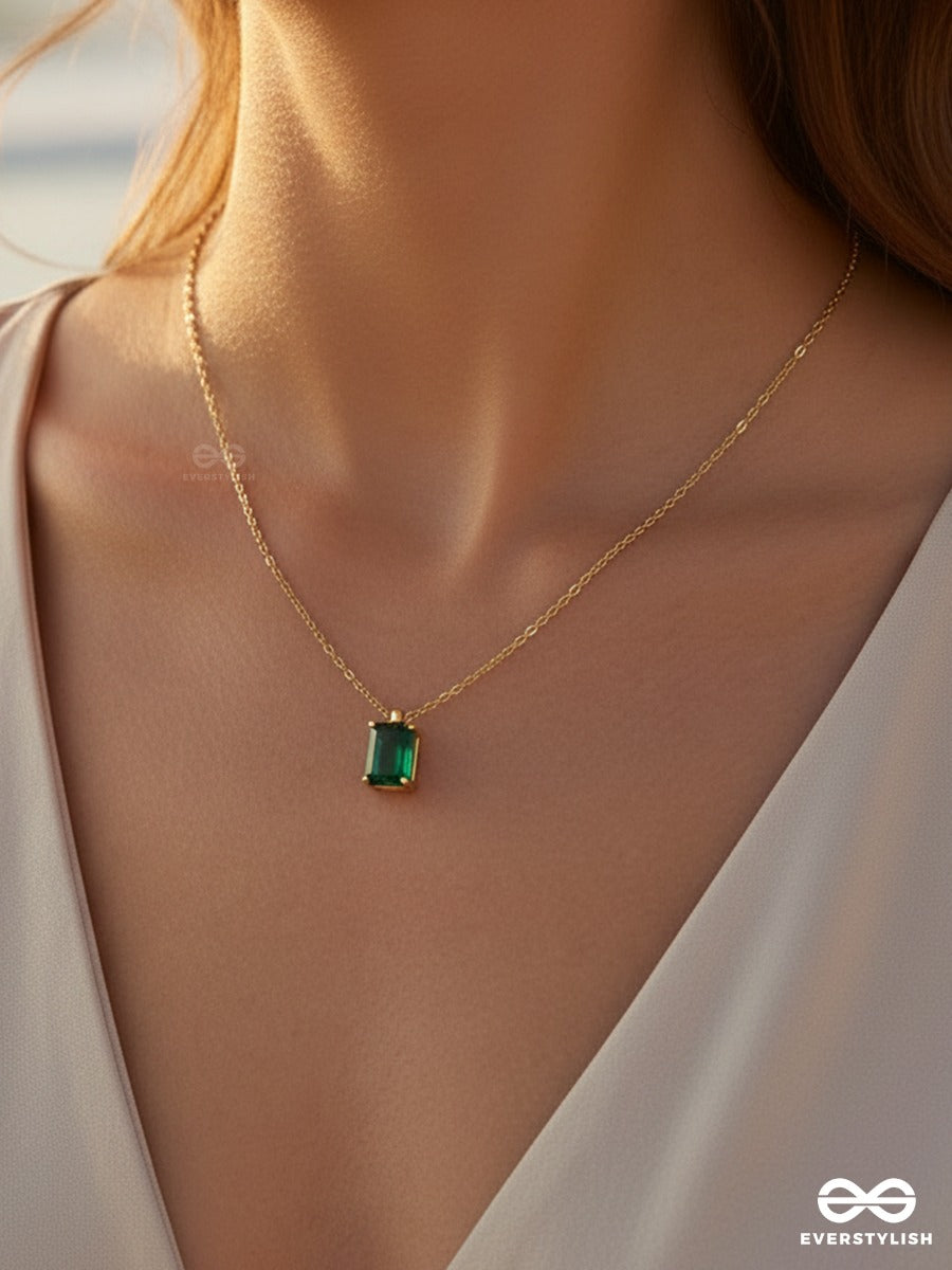 Giora Italia - Forest Signet – Stainless Steel 18K Gold Plated Anti-Tarnish Green Stone Pendant Necklace