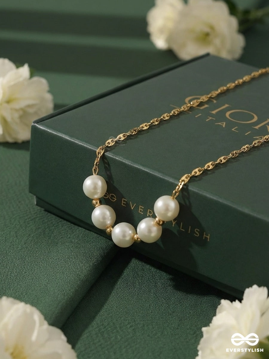 Giora Italia - Pearl Crest – Stainless Steel 18K Gold Plated Anti-Tarnish Pearl Necklace