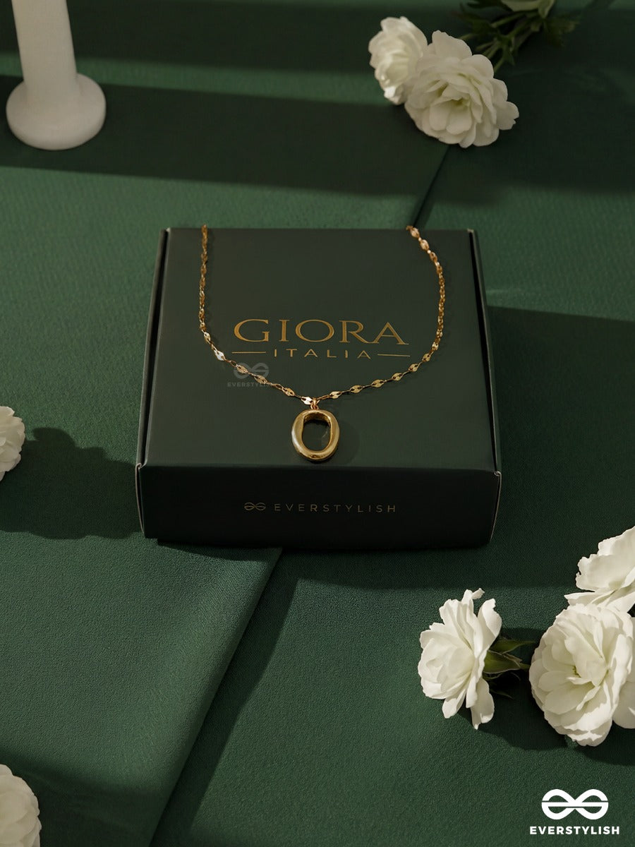 Giora Italia - Ovale Signet – Stainless Steel 18K Gold Plated Anti-Tarnish Open Pendant Necklace