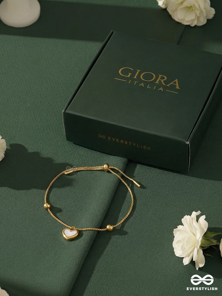Giora Italia - Ivory Emblem – Stainless Steel 18K Gold Plated Anti-Tarnish Enamel Heart Bracelet