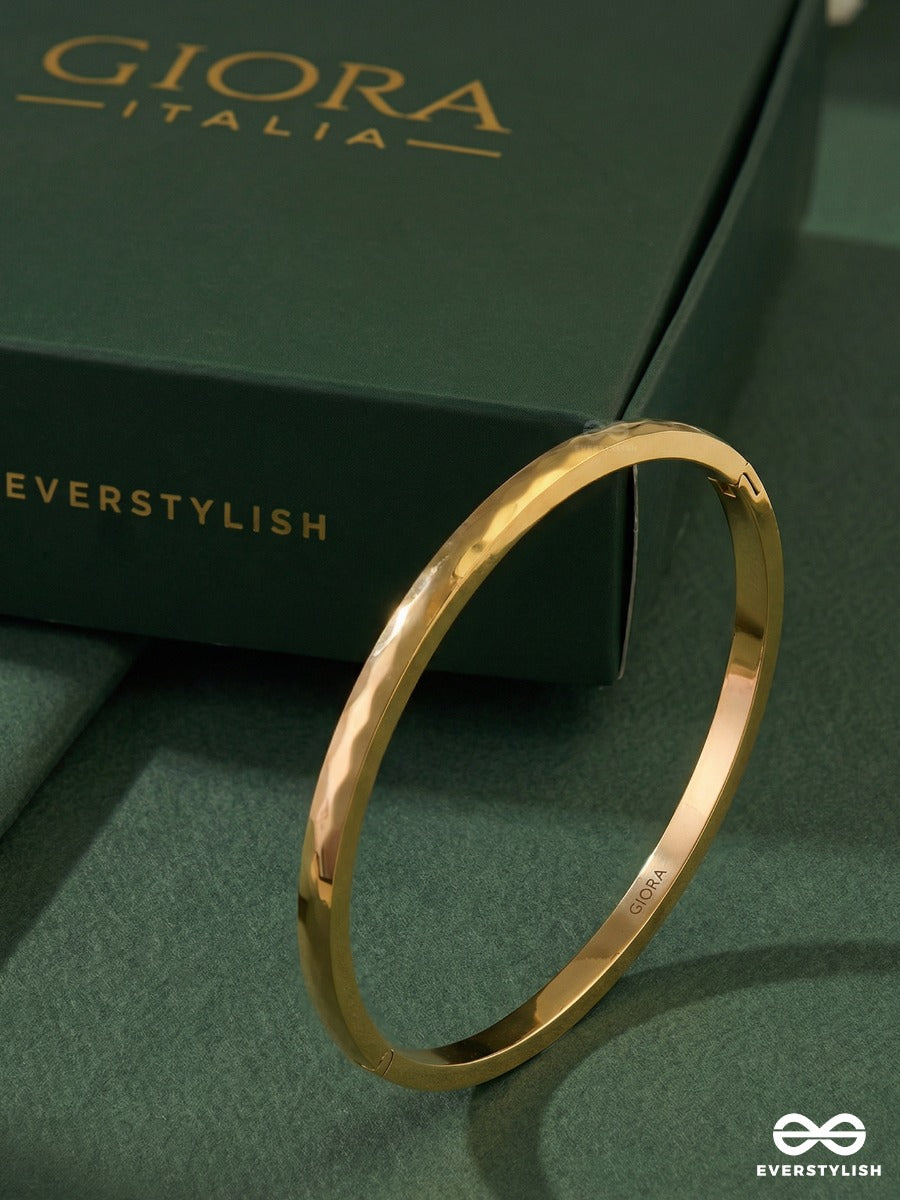 Giora Italia - Facette Band – Stainless Steel 18K Gold Plated Anti-Tarnish Slim Cuff Bracelet
