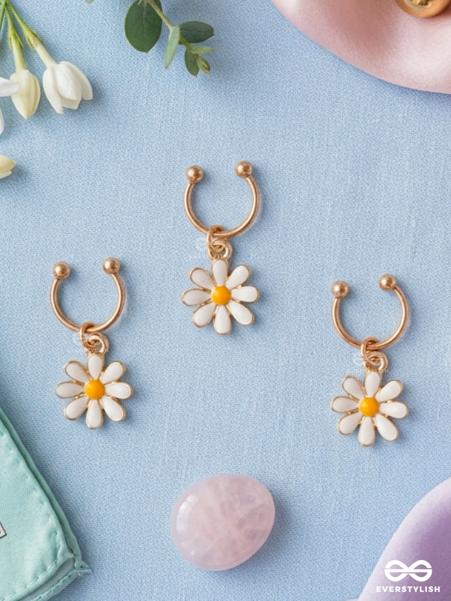 Sunkiss – Gold-Tone Daisy Hair Accessory Set Of 3 With White Enamel Charms