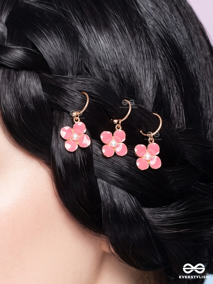 Hibi Kiss – Tropical Flower Hair Accessory Set Of 3 With Coral Enamel Charms And Gold Details