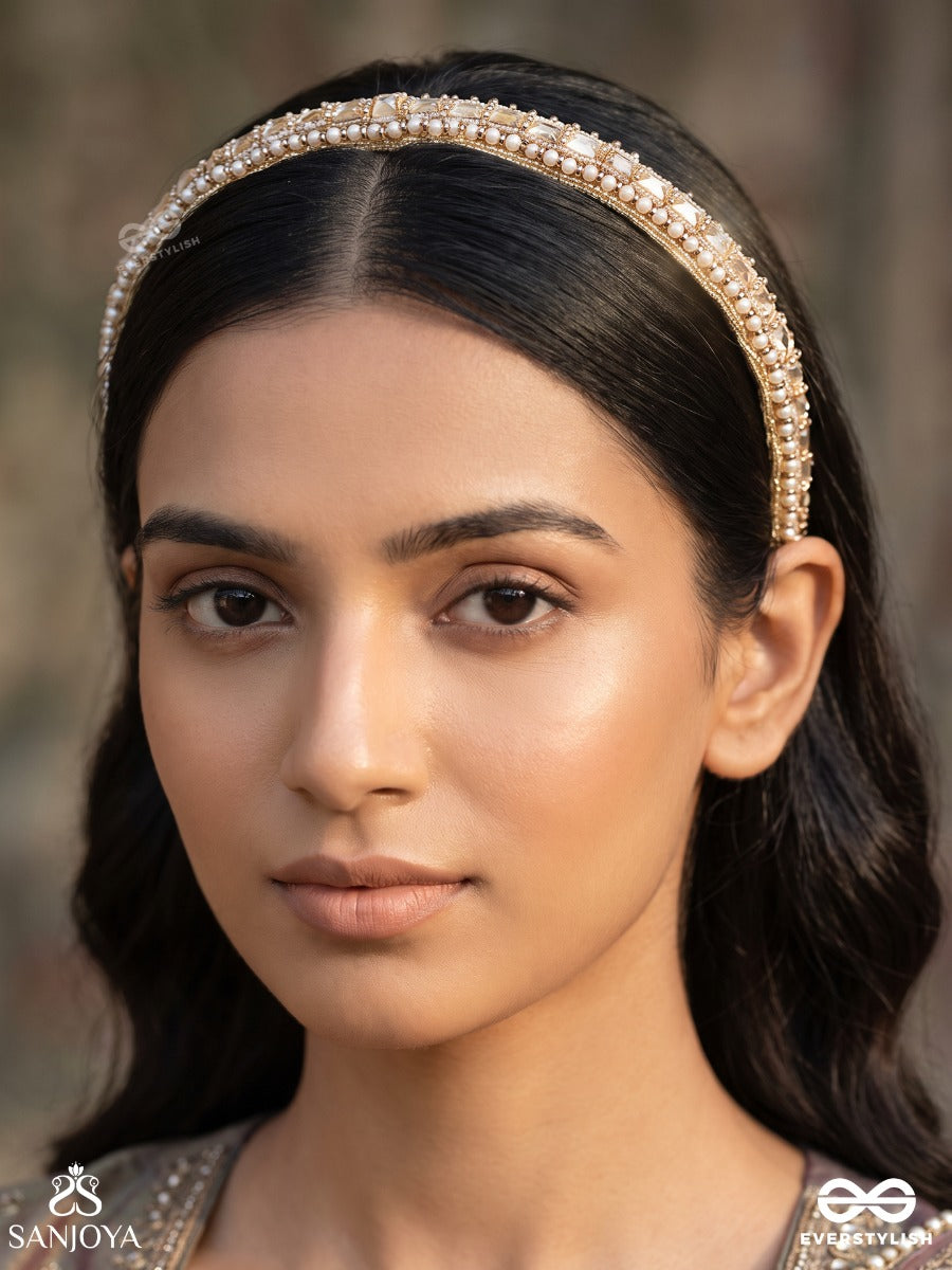 Mehrunnisa – Sun Of Grace – Embellished Hair Band With Layered Pearls, Kundan Details And Crystal Accents