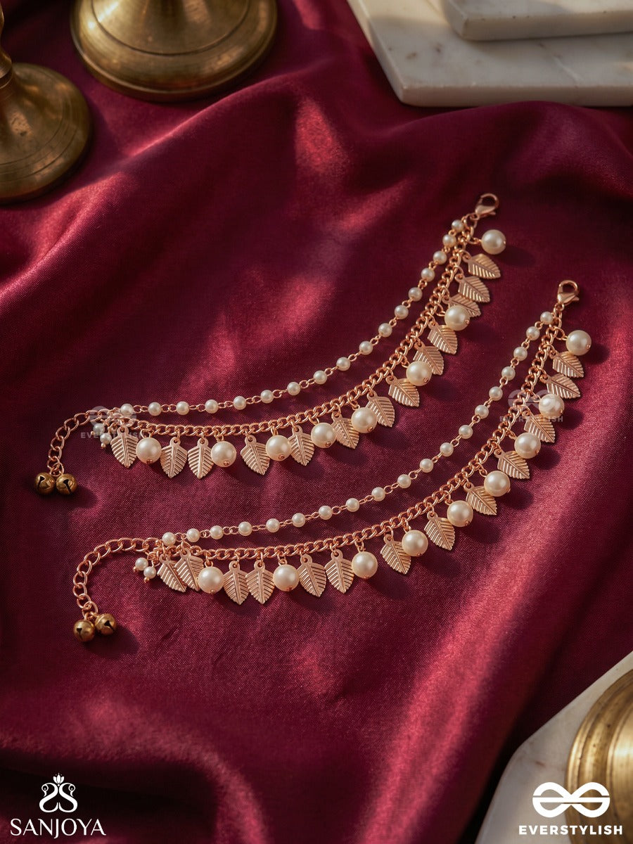 Raunika – Graceful Radiance – Delicate Pajeb (Anklet) Set Of 2 With Shimmering Crystal Drops And Dainty Chain Details