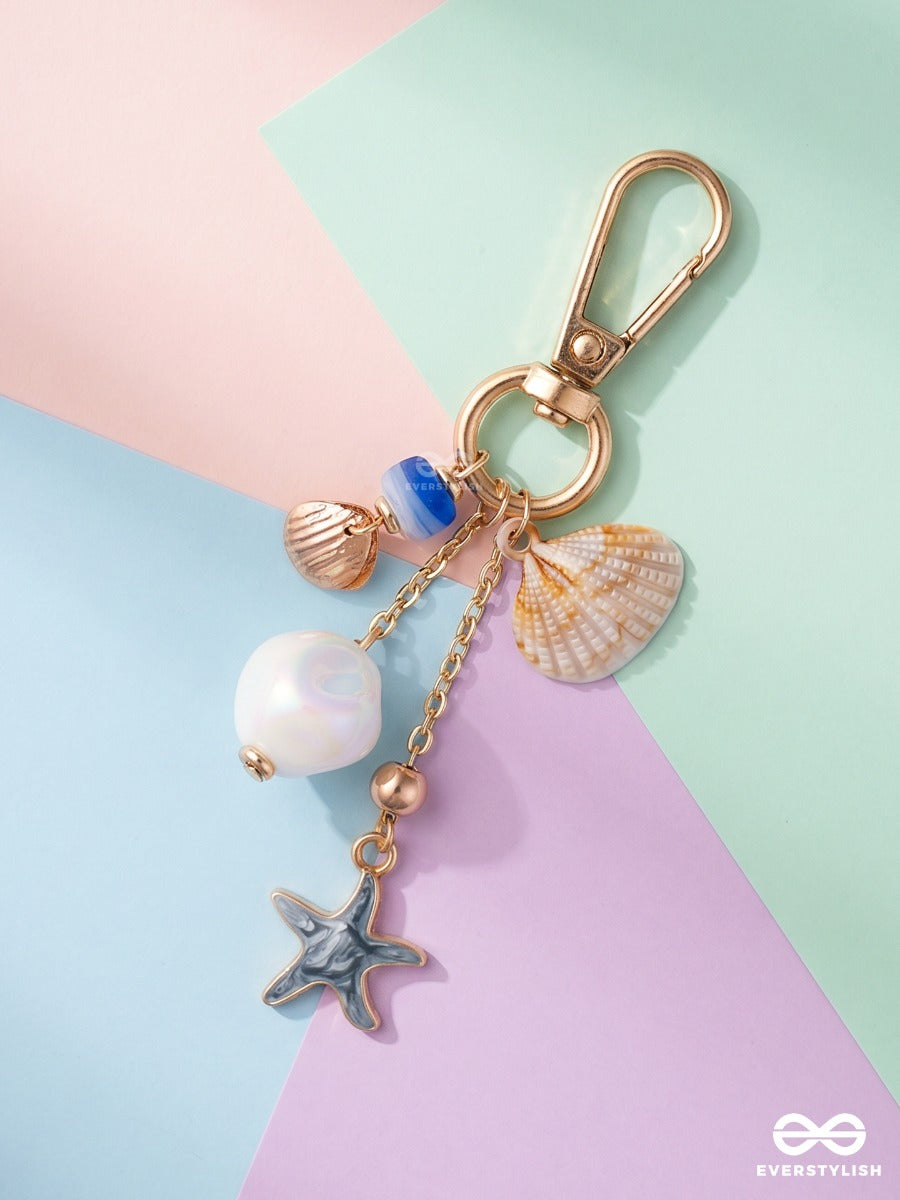 Saltwater Bow – Coastal Bag Charm With Shells, Starfish And Pearl Details