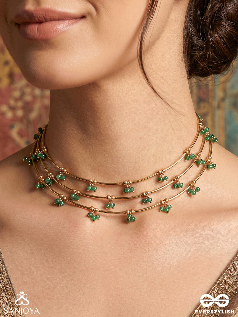 Zareefa – Graceful And Elegant – Delicate Three-Layer Choker With Emerald Green Bead Clusters And Fine Golden Chains