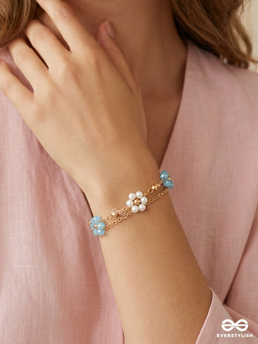 Blue Dahlia – Delicate Gold-Tone Bracelet With Blue Flowers And Pearl Clusters