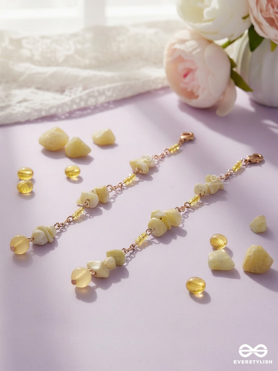 Sunkissed Shells – Hair Clip Set Of 2 With Natural Shell Chips And Gold Chains