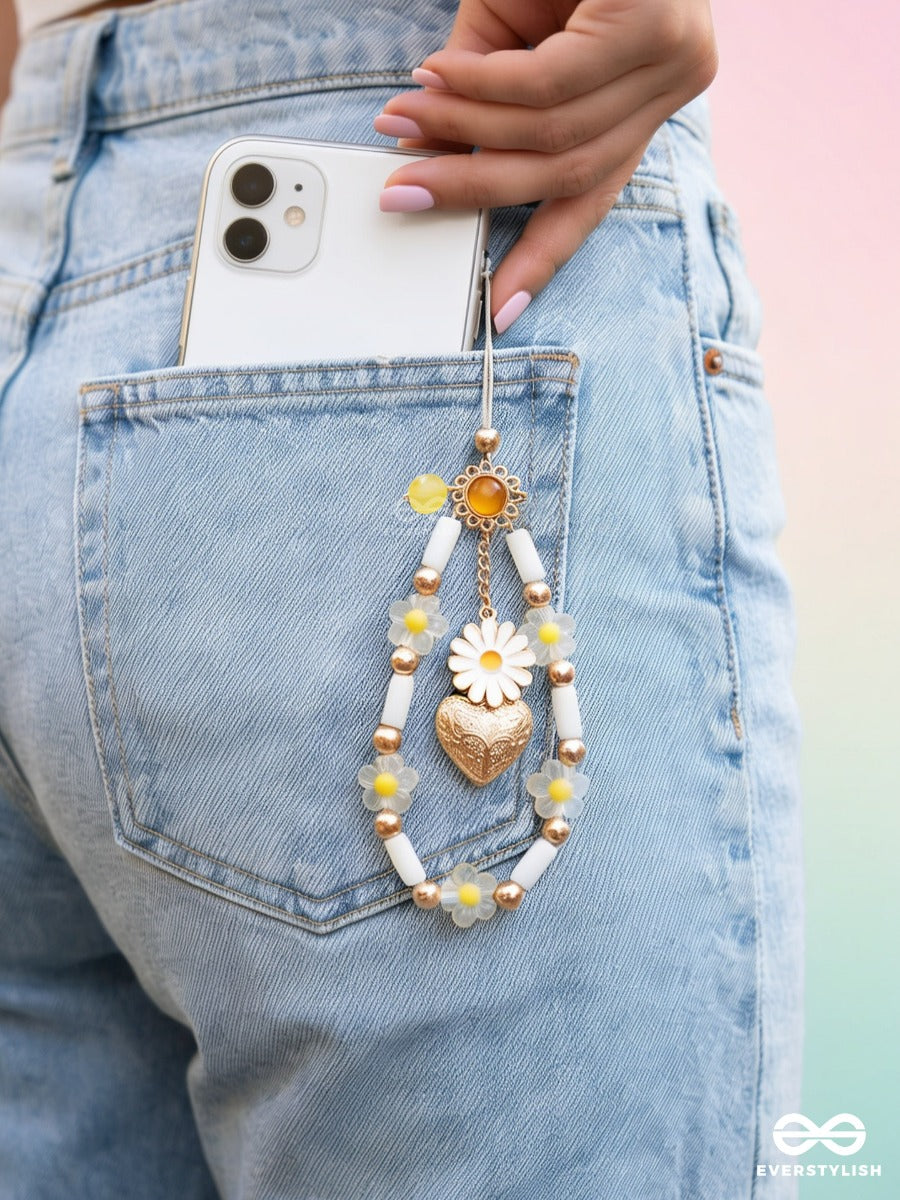 Daisy Darling – Sunny Phone Charm With Heart Details