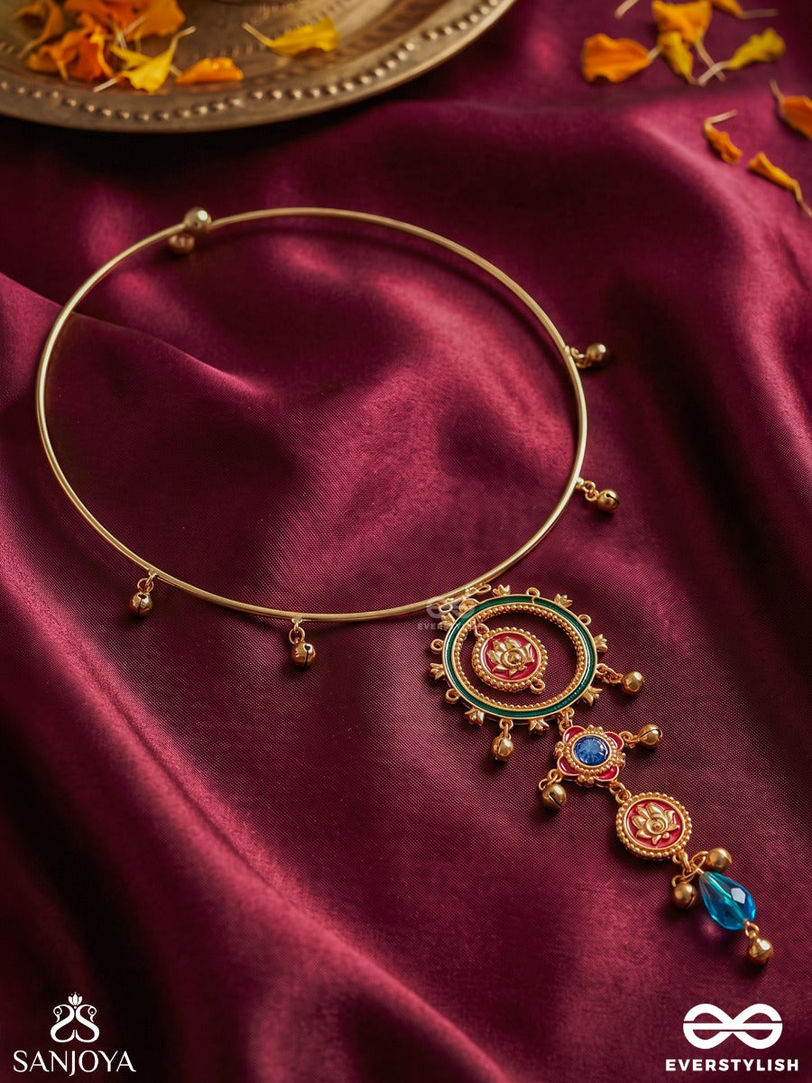 Taraprabha – Starlight Radiance – Heritage Hasli Necklace With Hand-Painted Floral Medallion, Meenakari Details And Turquoise Accents