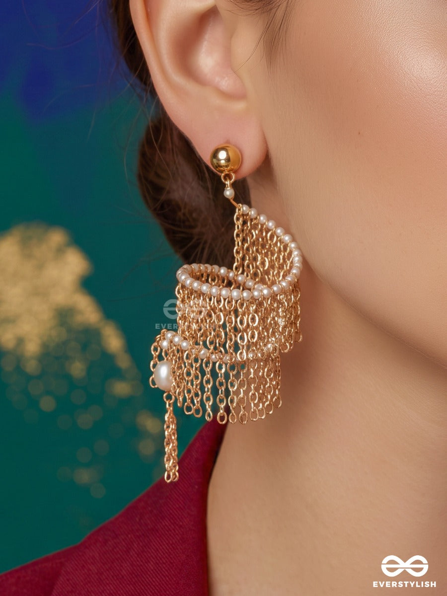 Fringe Noir – Gold Chain Spiral Earring With Pearl Tassel Drops