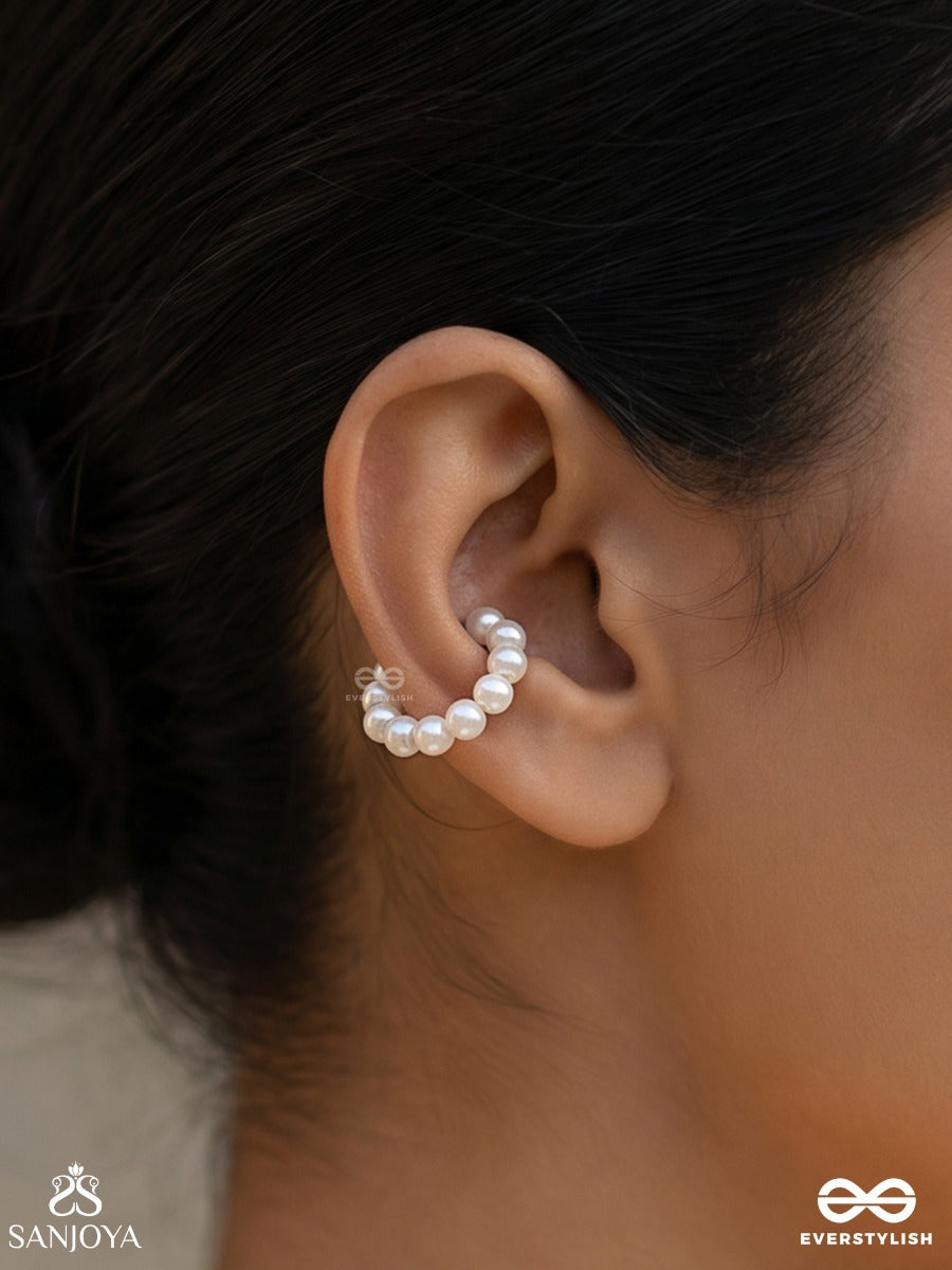 Motilehra – Pearl Wave – Elegant Single Earcuff With A Gold-Tone Open Hoop Form, Lustrous Pearl Detailing And A Soft Classic Finish